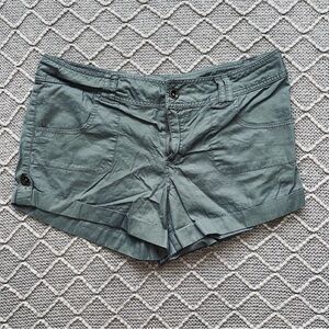 Dollhouse Green Cargo Shorts with Relaxed Fit Size 13